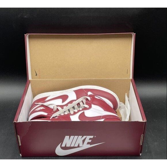 EUC Nike Air Jordan 1 Retro High OG GS Red and White Size 7Y Boys Sneakers - Picture 1 of 7